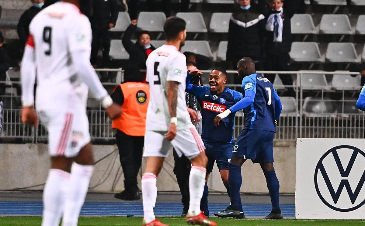 马赛主场战胜对手,取得胜利 马赛主场战胜对手,取得胜利