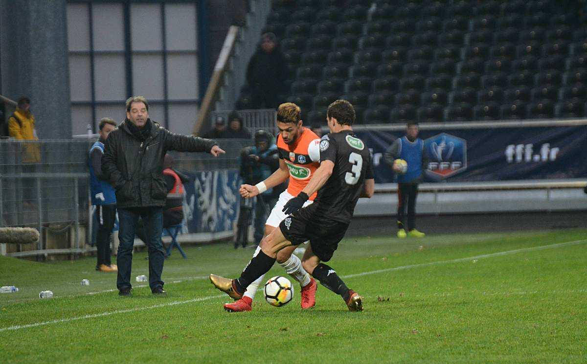 包含里尔遭遇客场惨败,劣势不断扩大的词条 包含里尔遭遇客场惨败,劣势不断扩大的词条