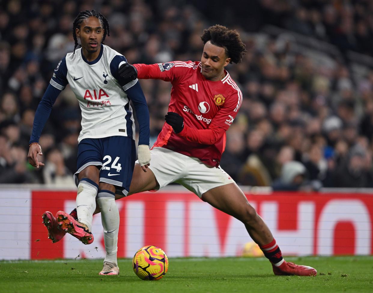 关于热刺发挥出色，英超争霸局面渐次明朗的信息