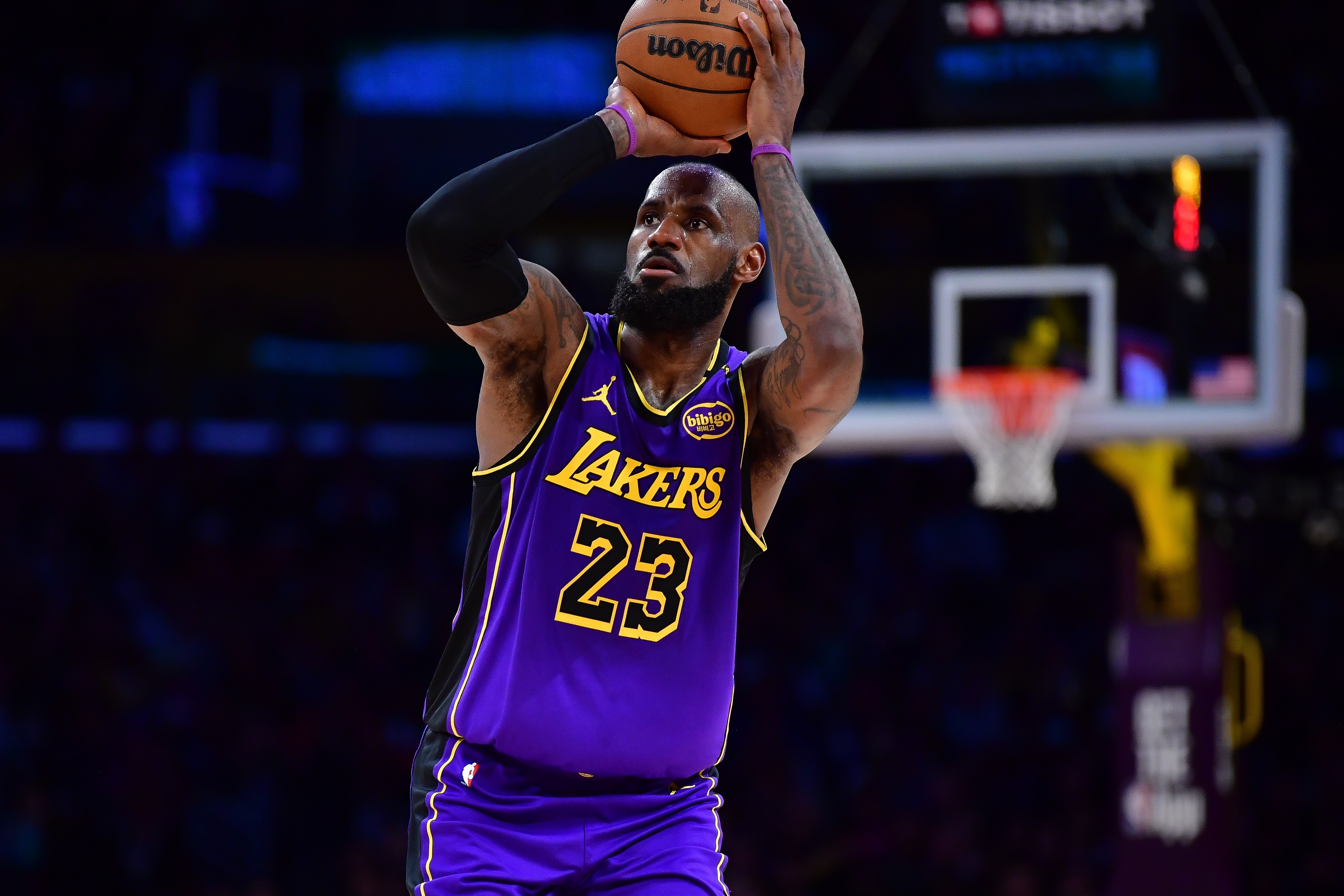 湖人队取得五连胜，步入季后赛前景看好的简单介绍