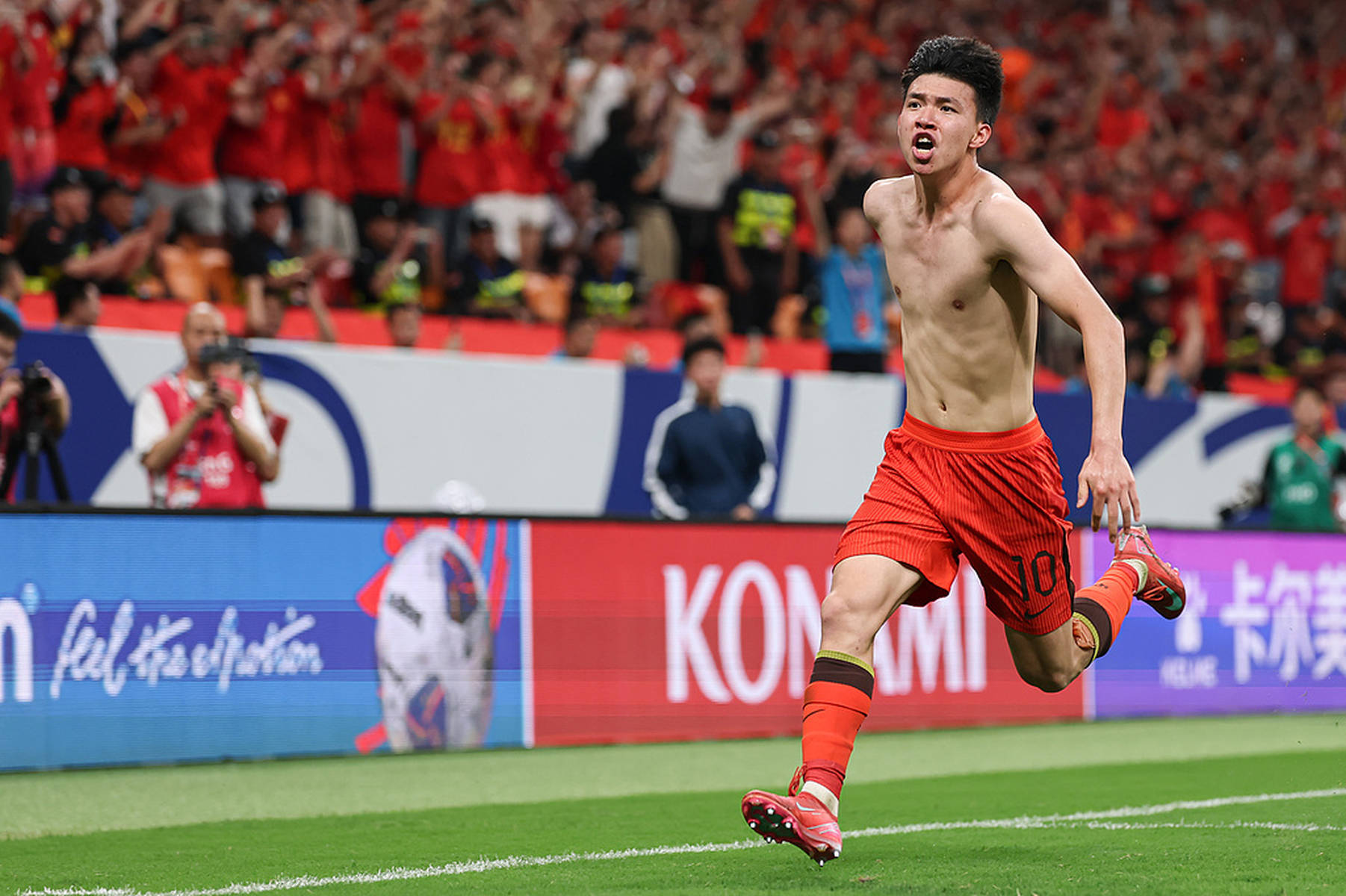 包含热血沸腾！欧预赛球员们豪情满怀拼搏的词条