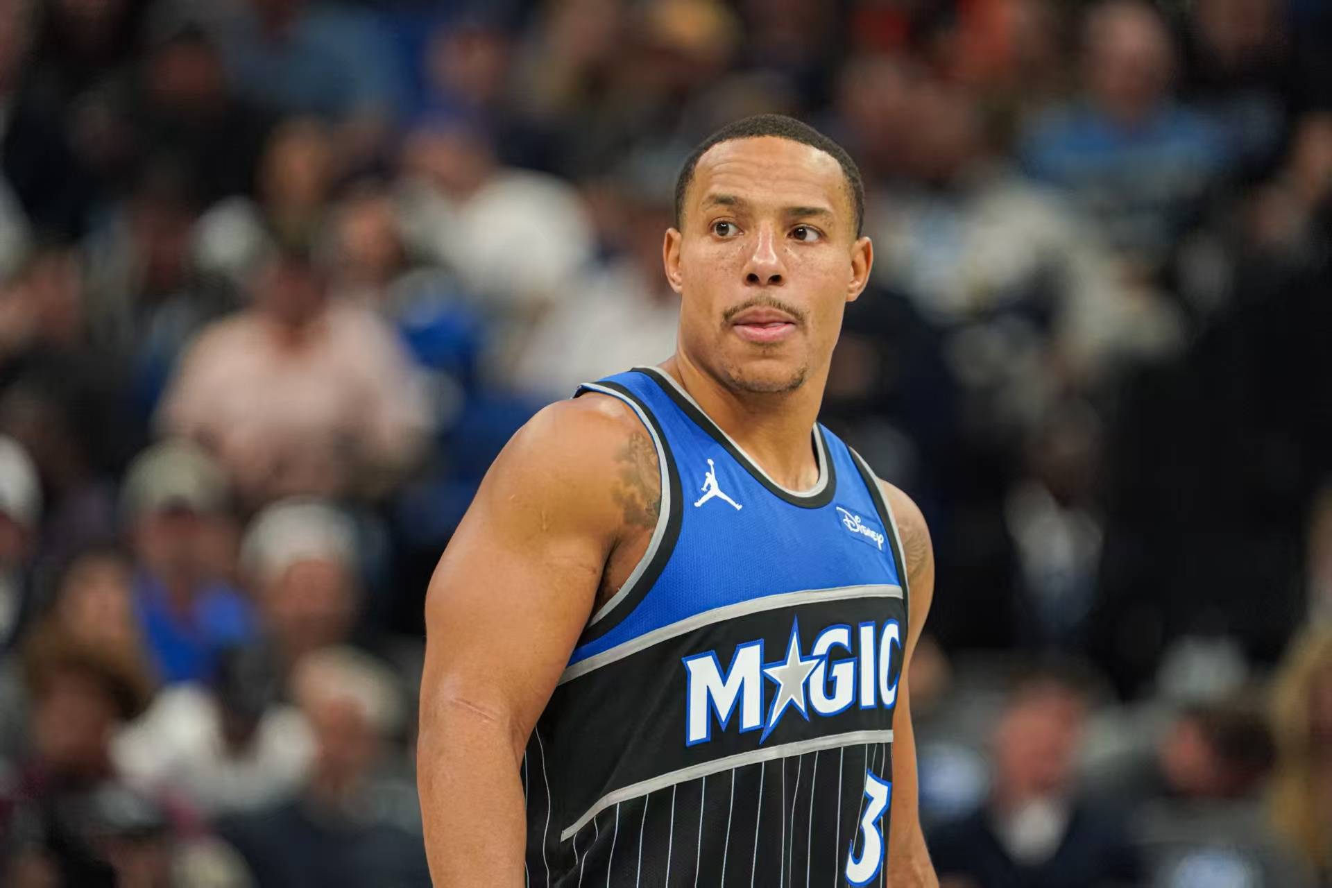 包含魔术碾压步行者，福克斯状态火热的词条