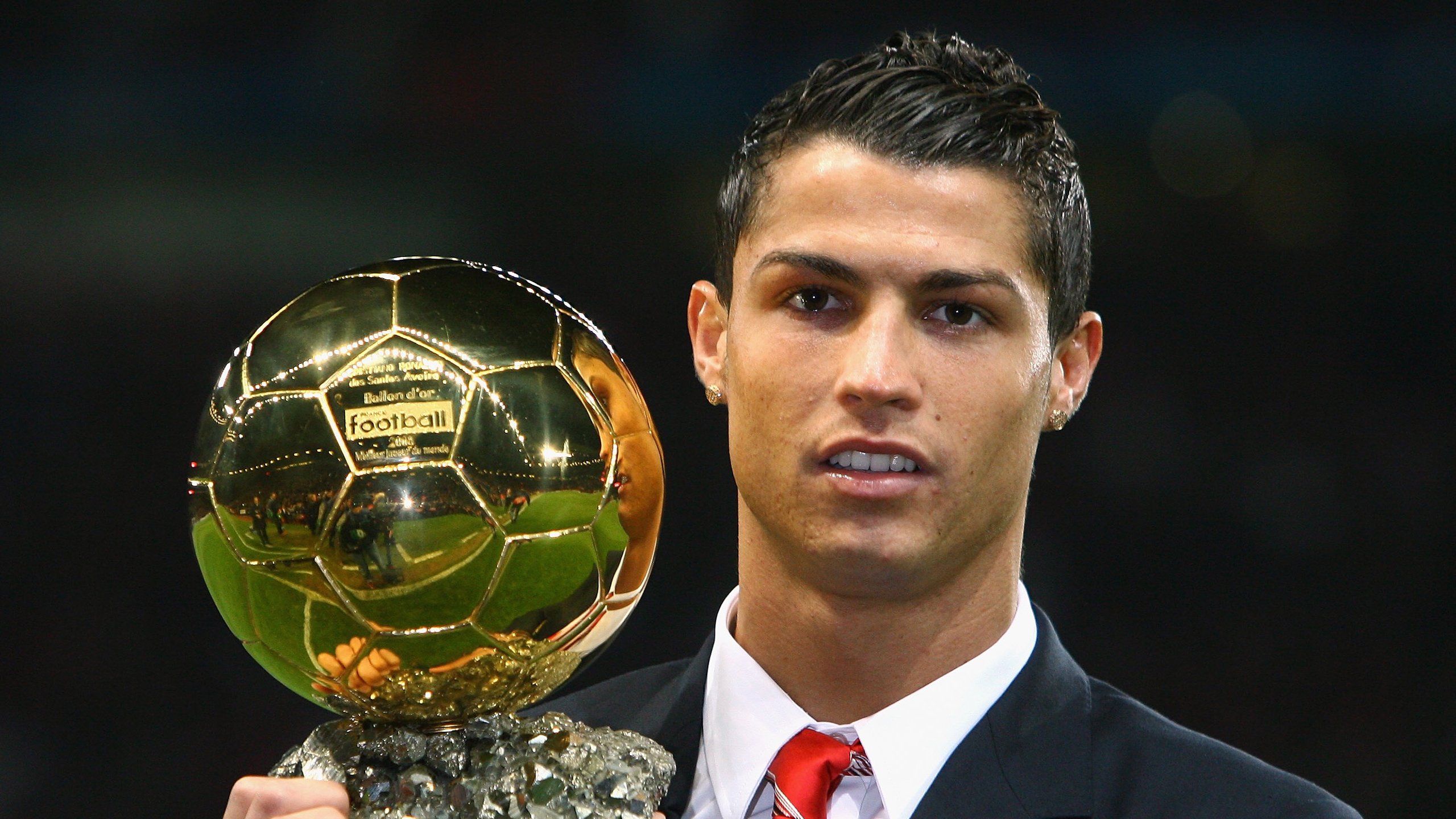 爱游戏-当潘帕斯雄鹰掠过巴尔干堡垒，莱奥的欧冠接管与智利式击溃的遥远回响