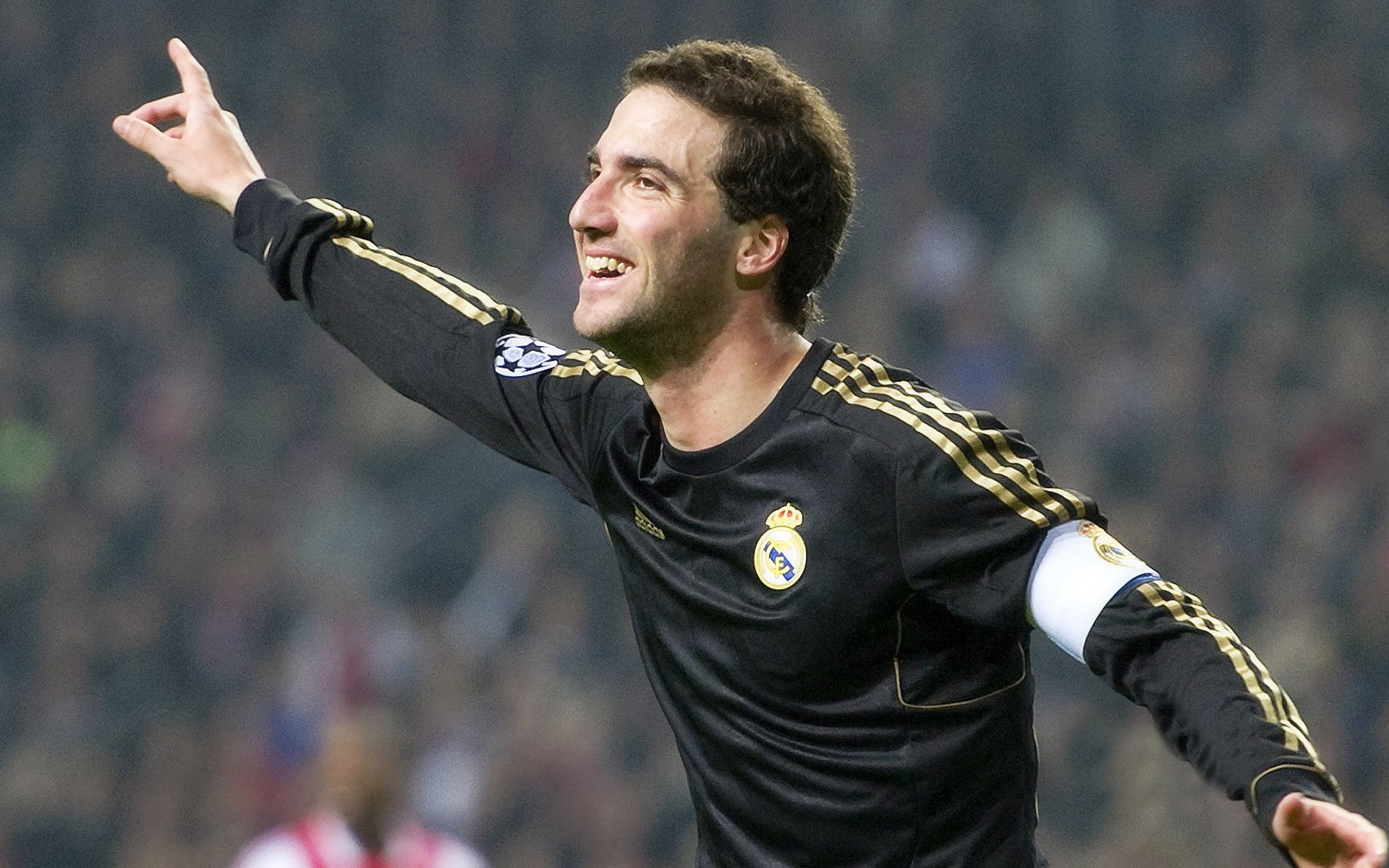 皮克一锤定音,墨西哥踏平雷恩书写历史新章