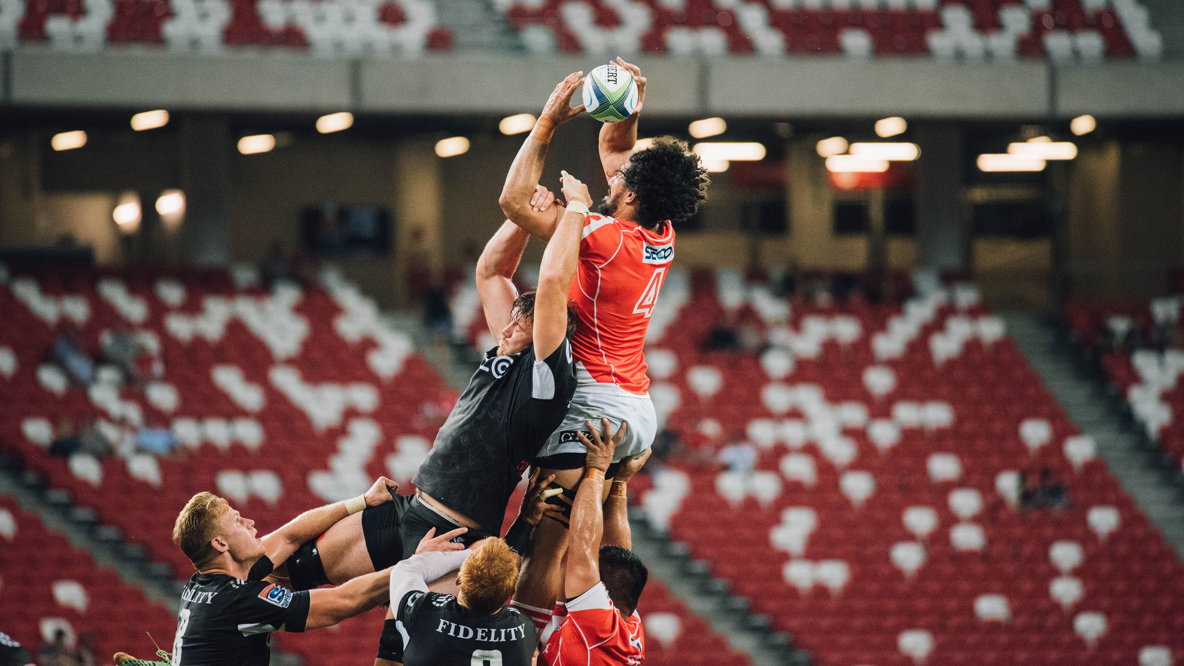 莫兰特连续得分拉开差距，深圳队险胜广东队上演唯一逆转