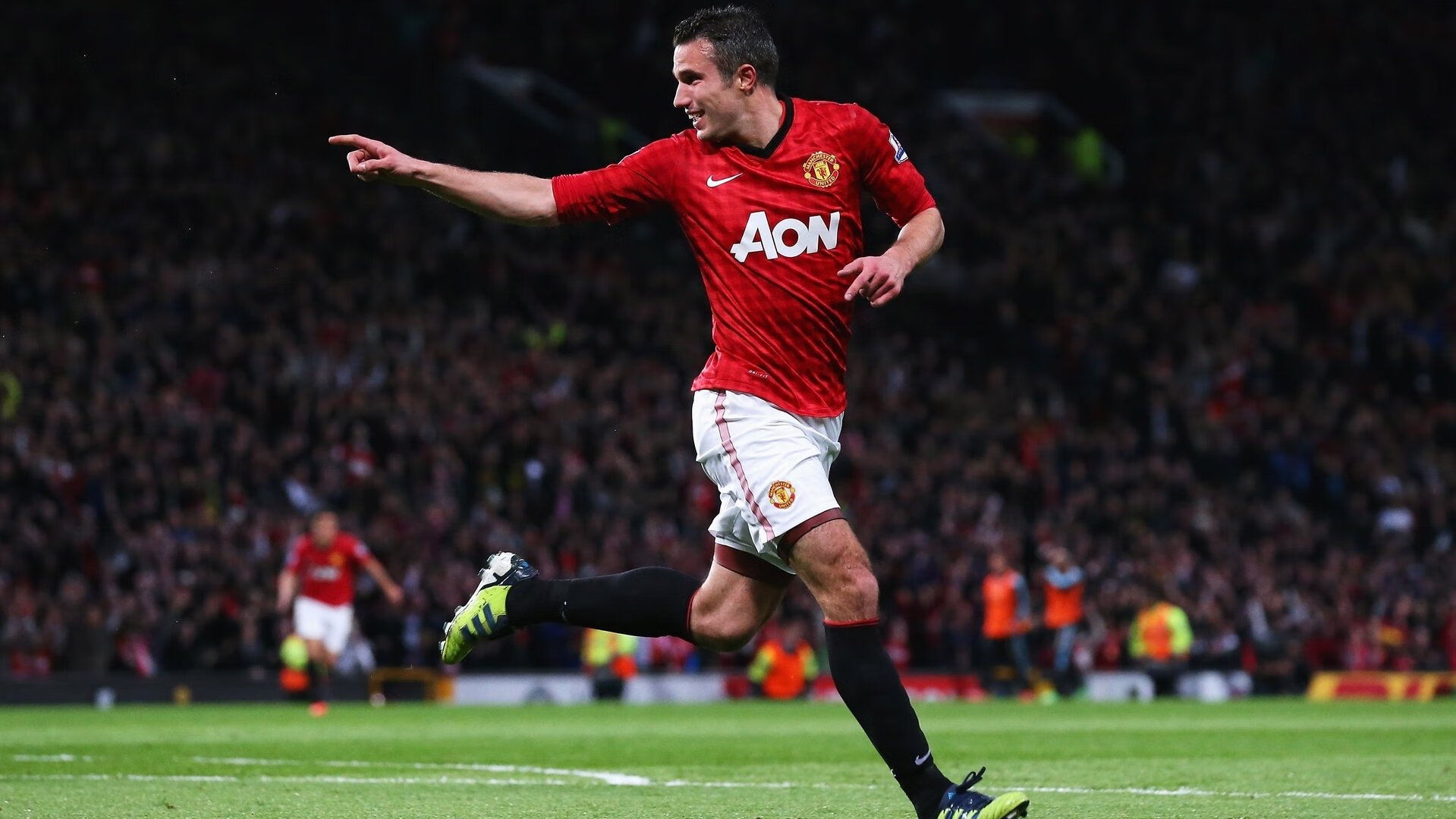 爱游戏tv-逆转之夜，马丁内利关键制胜，丹麦童话在巴黎续写新篇